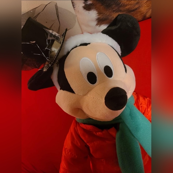 Disney Mickey and Minnie Mouse Holiday Greeters - Picture 2 of 4